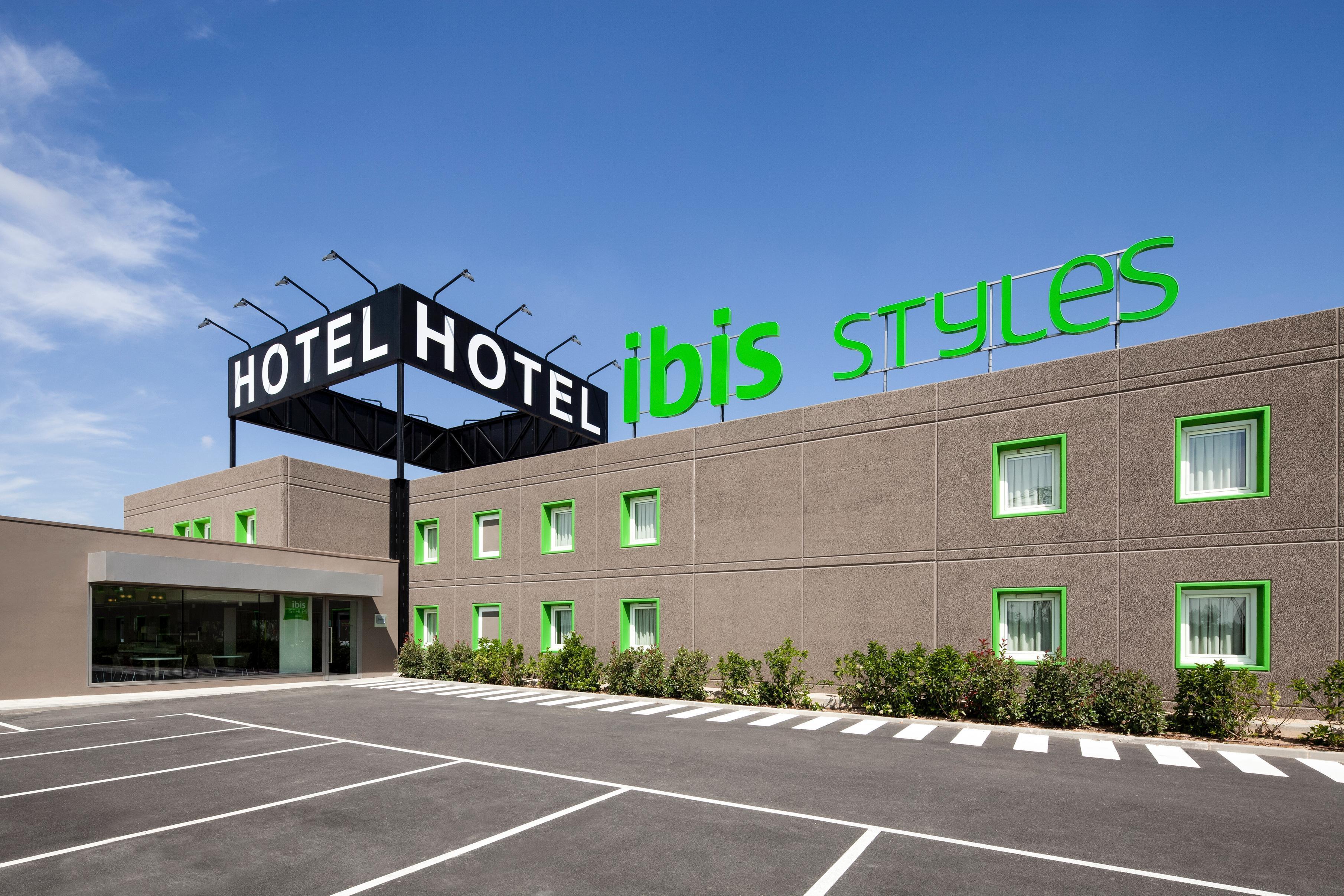 Hotel Ibis Styles Lleida Torrefarrera Exterior foto